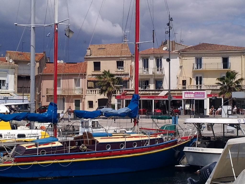 Hotel-Restaurant Du Port Meze Exterior photo